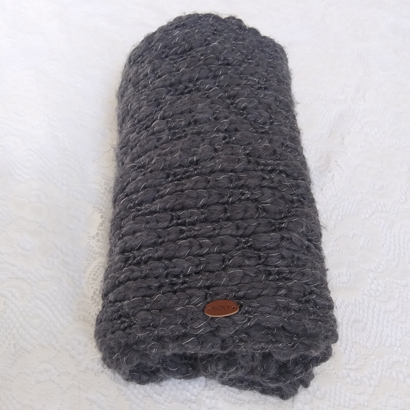 Roxy Chunky Knit Infinity Scarf Grey - Picture 2 of 8